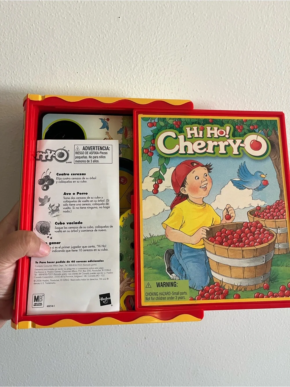 1992 Hi-Ho Cherry-O travel Game Book Style Travel Case